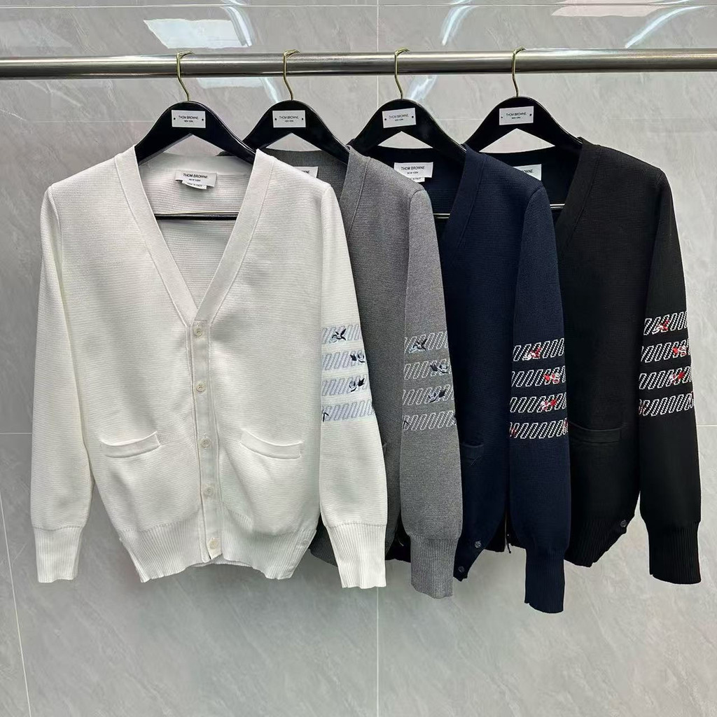 เสื้อคาร์ดิแกนคอวี Thombrowne แบบ Jacquard ใส่ได้ทุกโอกาส แขนยาวสำหรับทั้งผู้ชายและผู้หญิง