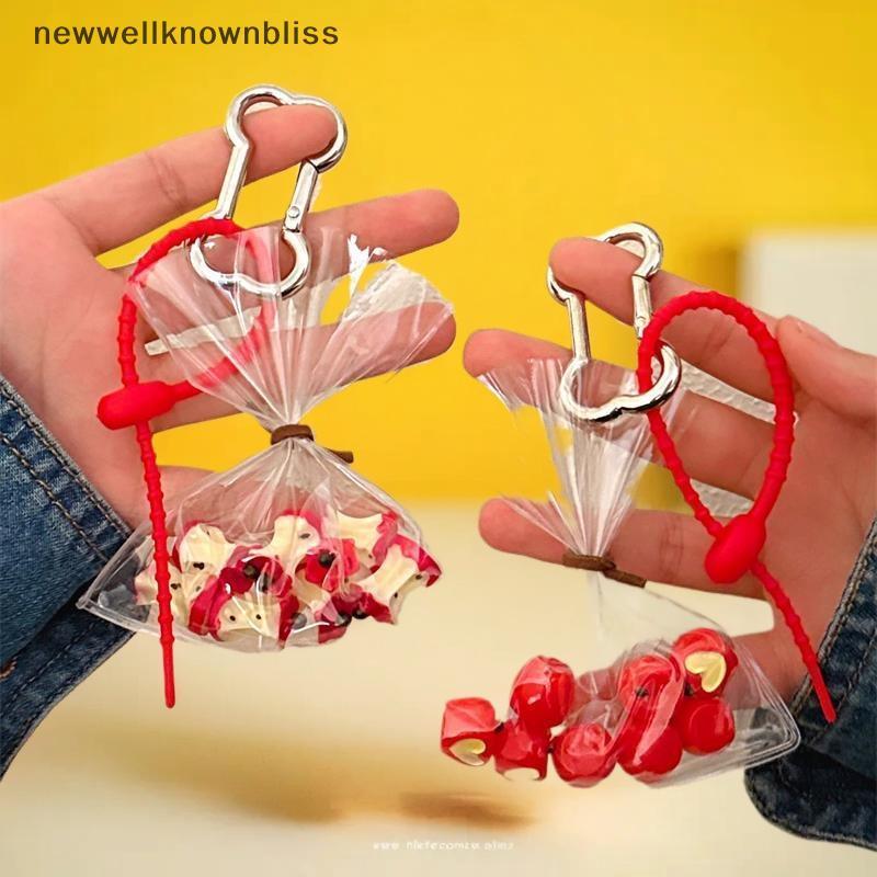 NewWellKnownBliss กระเป๋าน่ารัก กุญแจหัวใจ และสร้อยคอ charm พร้อมกระดูกพวงกุญแจ ของขวัญ CCD