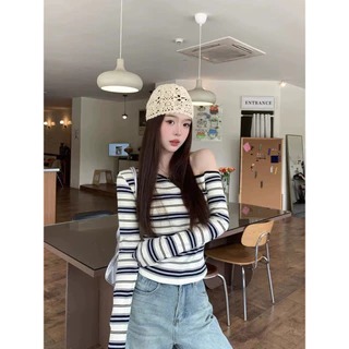 Elves พร้อม💟 เสื้อเปิดไหล่แขนยาว น่ารักมากๆ ลายทางสีครีมยืดใส่ง่าย เที่ยวทำงานสบาย เสื้อแขนยาว" FY6950"
