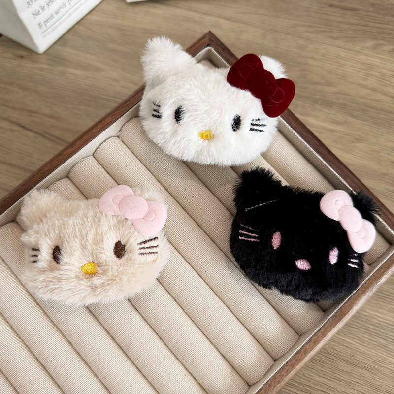 ตุ๊กตาแมวและเข็มกลัดลายการ์ตูน สำหรับสะสมหรือตกแต่งเสื้อผ้า