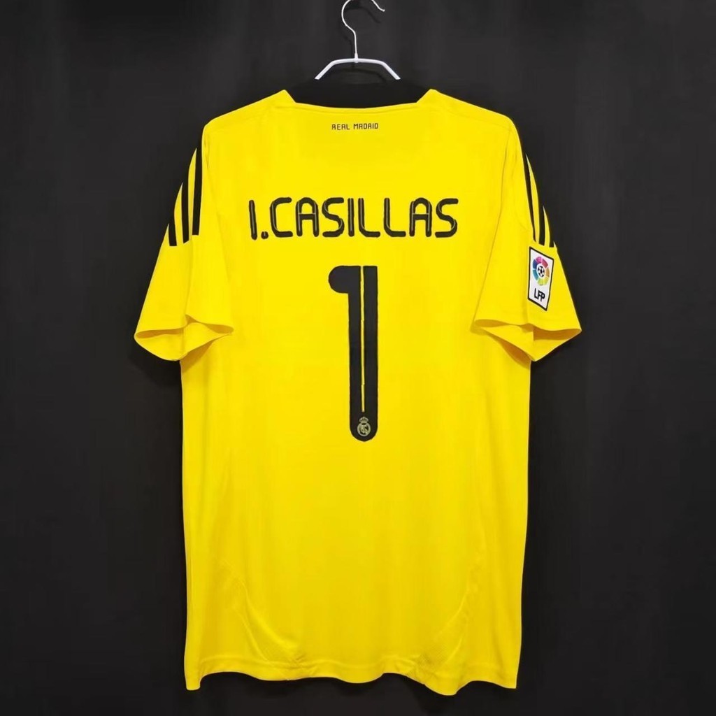 เสื้อบอล Retro Real Madrid สีเหลือง หมายเลข 1 Casillas