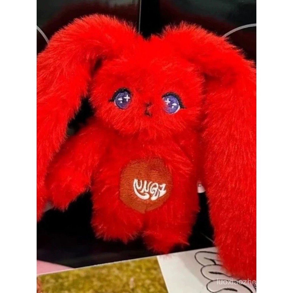 Song Yuqi solo สไตล์เดียวกันกระต่ายแดง Gigi Offline Cafe จี้ตุ๊กตาสไตล์เดียวกัน LGAM