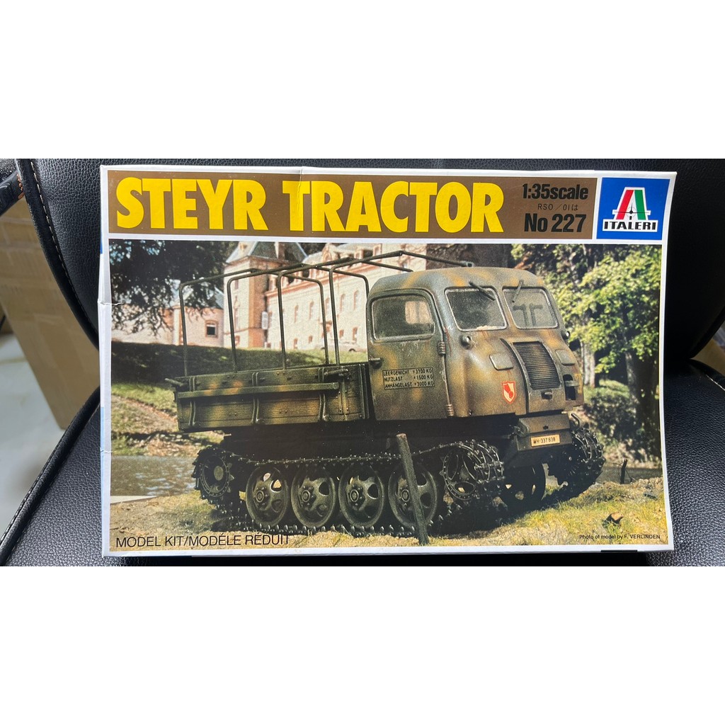 ITALERI 1/35 STEYR TRACTOR RSO/01 Track Truck Assembly Model พร้อมกล่องเดิม.บอร์ดยังไม่ได้เปิดรายละเ