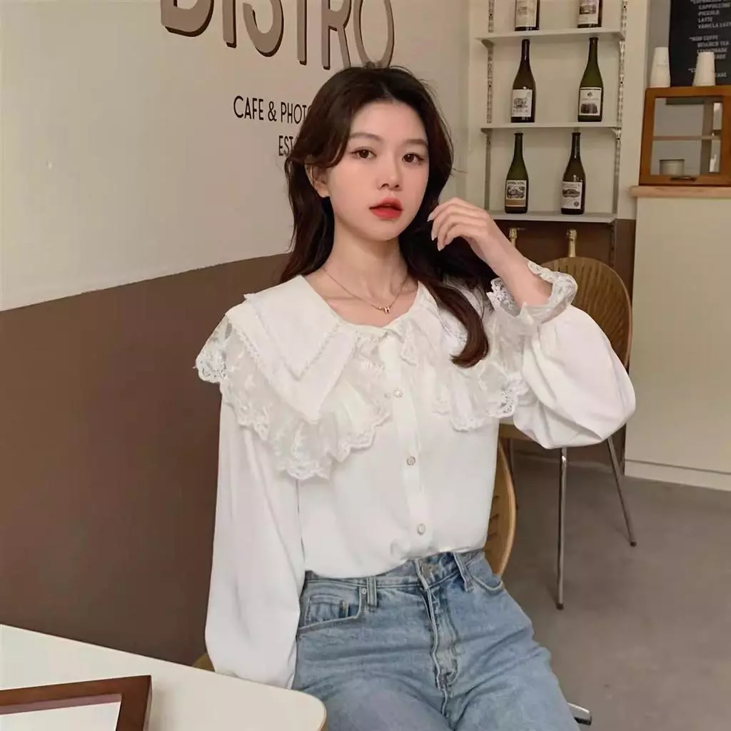 Red Berryเสื้อเชิ้ตแขนยาวลำลองฤดูใบไม้ร่วง ทรงหลวม สไตล์นักเรียน พร้อมผ้าคลุมขอบลูกไม้W685