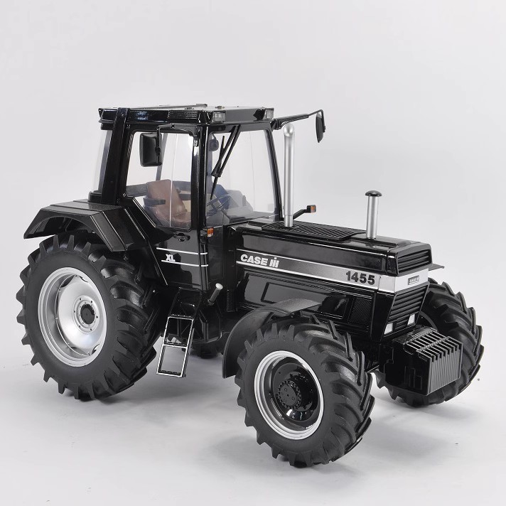 International 1455 XL IWC Keith Black Tractor รุ่น SHOUCO 1: 32