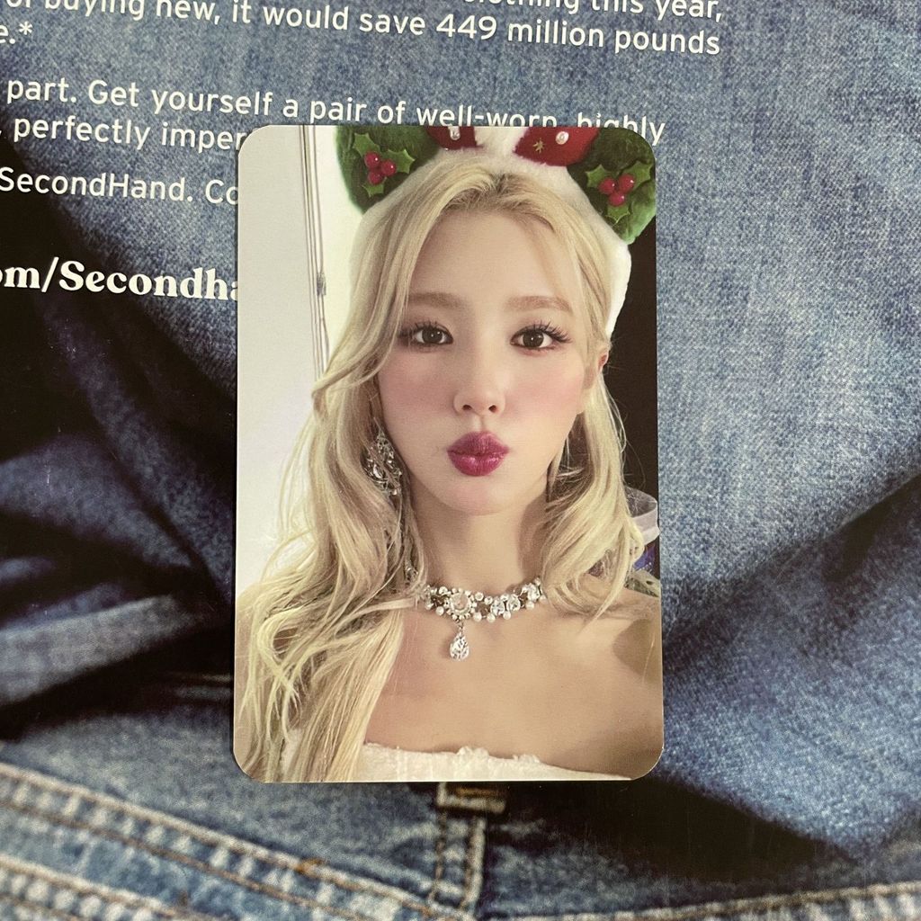 สินค้าของแท้ (G) ตุ๊กตาผู้หญิง I-DLE I Love การ์ดพิเศษเปลือยหลังพิเศษ DMM4.0