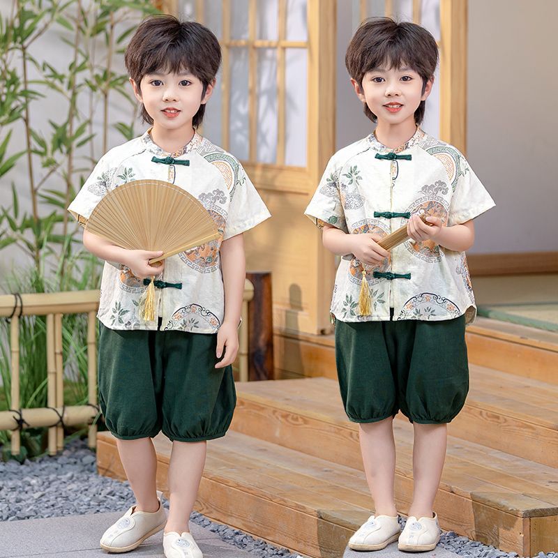 ชุดHanfuแขนสั้นสไตล์เรโทรสำหรับเด็ก ออกแบบคลาสสิกจีน พร้อมลายพิมพ์สวยงาม เพื่อวันตรุษจีน