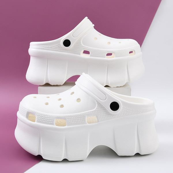 sketchers official รองเท้าพื้นหนาโฟม รองเท้ามีรูสำหรับผู้หญิงรองเท้าแตะติดชายหาดพื้นหนาเพิ่มความสูงก