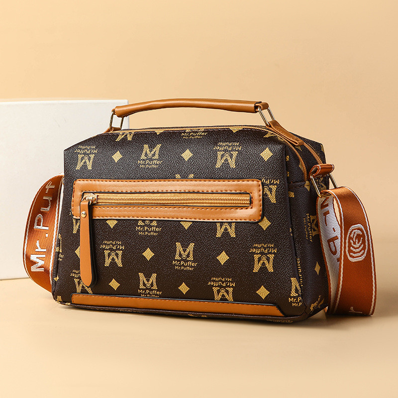 T อินเทรนด์กระเป๋าสี่เหลี่ยมเล็กกระเป๋าสะพายสไตล์ใหม่หญิงกลางกระเป๋าเล็กกลางอายุหญิงกระเป๋าแต่งหน้า Messenger - รูปที่ 6