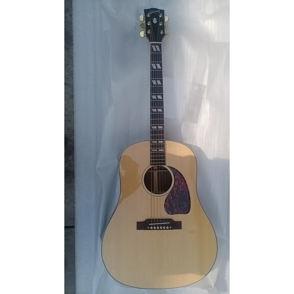 Gibson J45 กีต้าร์โปร่ง Solid Spruce Top Natural Professional Guitar