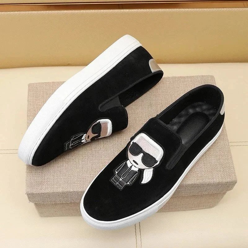 FEN FEN FEN Little Monster 2025 ใหม่รองเท้าลําลองผู้ชายกีฬาแฟชั่นผู้ชายรองเท้ารองเท้าขี้เกียจรองเท้า