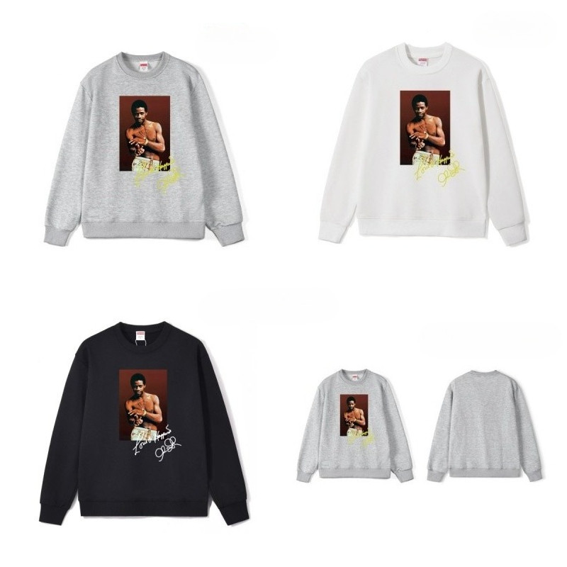 Louis Hoppers ผู้บุกเบิกในแฟชั่นย้อนยุคนําเสนอท่าทางคลาสสิกด้วยกางเกงดอกไม้เครื่องประดับแสดงงบบุคลิก