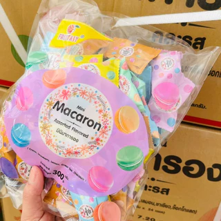 ขนมมินิ มาการอง คละรส หวานกรอบอร่อย ขนมคุกกี้ แซนวิช รสช้อกโกแลต ตรา Fruitasy. 300 กรัม