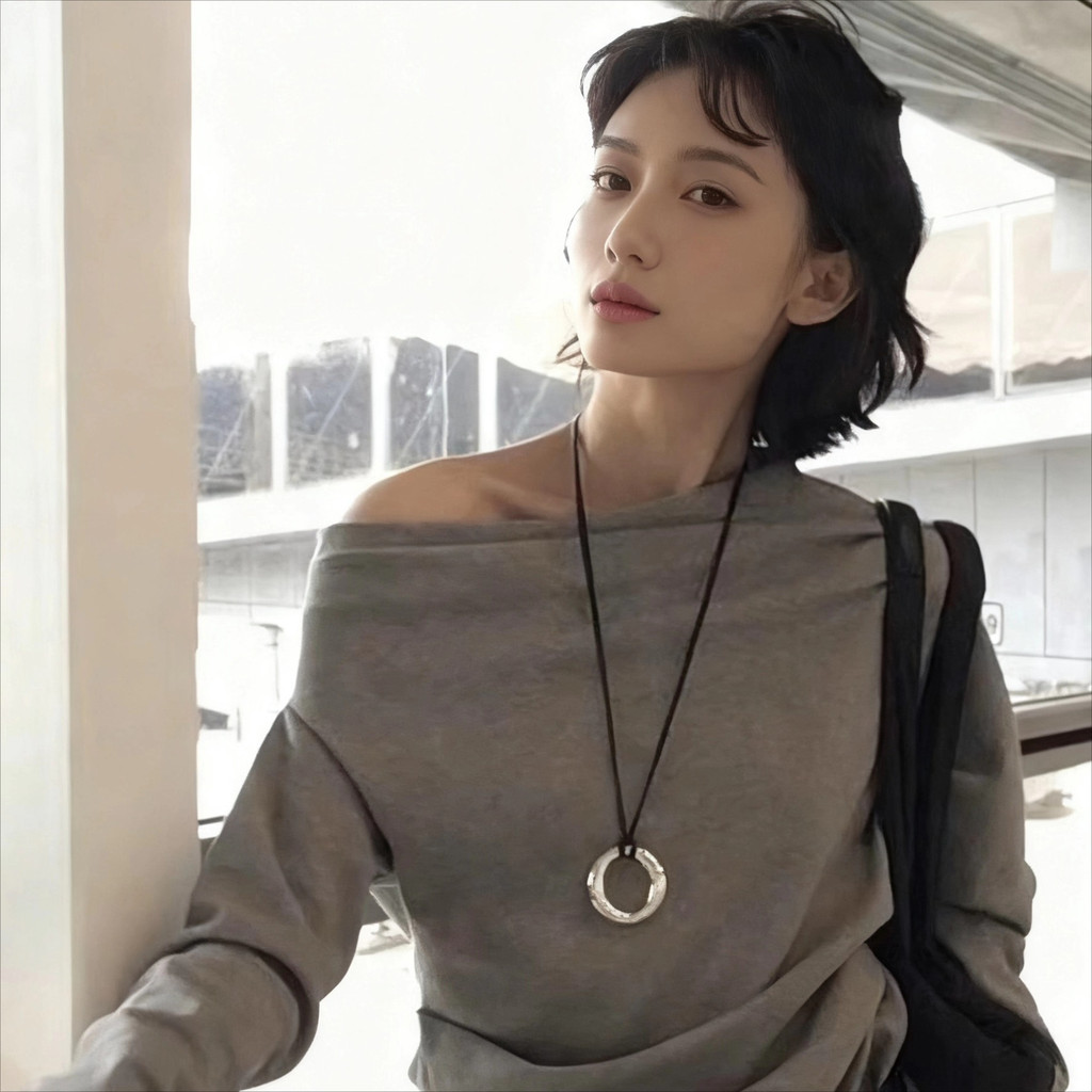 สร้อยคอวงกลมจากเศษไม้และเชือกหนัง สไตล์เรียบง่าย มีความสวยงามในฤดูใบไม้ร่วงและหน้าหนาว
