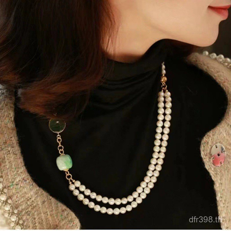 เสื้อกันหนาวยาว ออกแบบใหม่สไตล์จีนสีเขียว กับสร้อยคอหินและไข่มุก M6KA