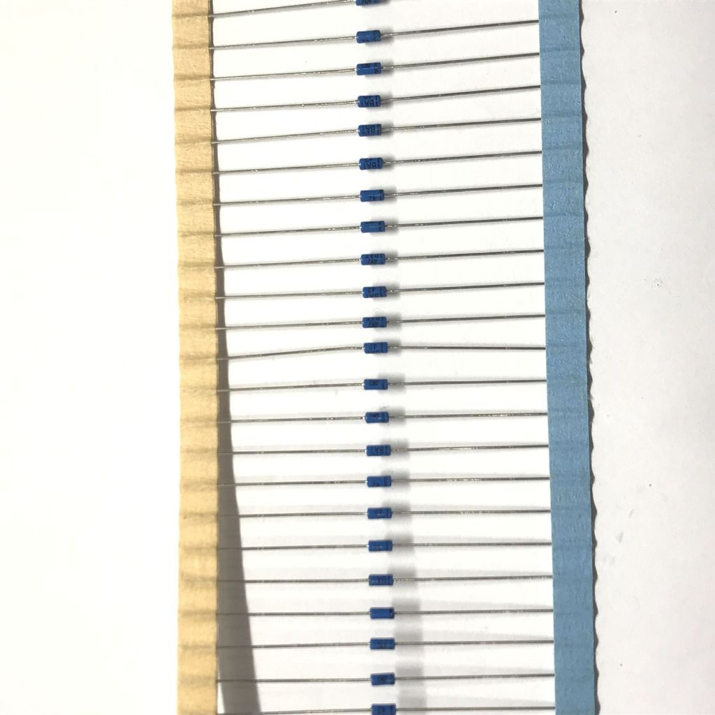 BAT42 Shoteki Diode บรรจุภัณฑ์ส่วนประกอบอิเล็กทรอนิกส์ DO-35 คลังสินค้าพร้อม In-Line Diode Blue Tube