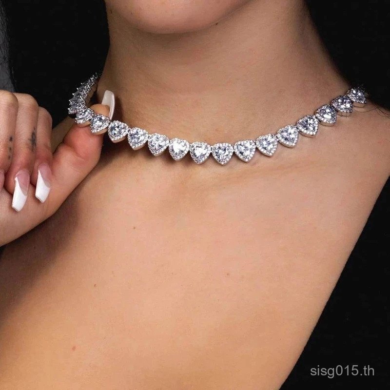 สร้อยคอโซ่แร็พแบบข้ามวัฒนธรรม ออกแบบมาในสไตล์ฮิปฮอปและพังก์ มีลูกอมเพชรเต็ม แท็ก TCR4