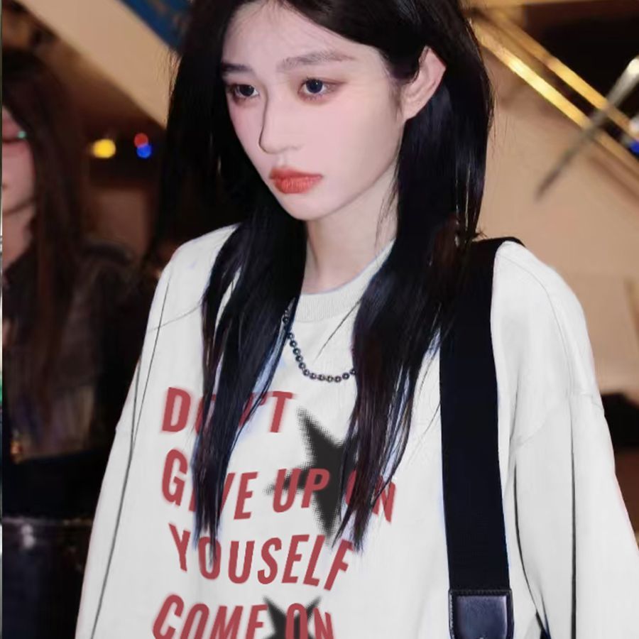 เสื้อกันหนาววงSNH48 สไตล์เรโทรของหวังหยิ่น คอปullover วัสดุขนแกะด้านใน สไตล์สตรีทสำหรับผู้หญิง XZ251