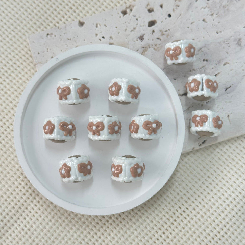 ลูกปัดเพ้นท์มือ: Gizelle