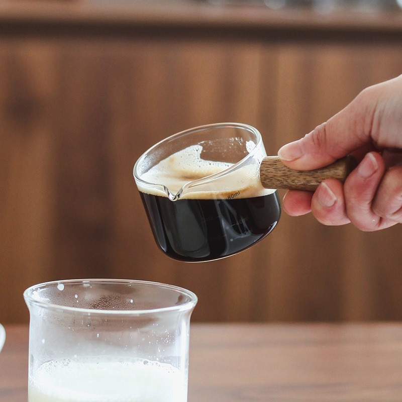แก้วตวง แก้วตวงกาแฟ แก้วชอต แก้วช็อตกาแฟ Measuring cup สำหรับตวง ชา กาแฟ พร้อมด้ามจับไม้ ทนความร้อน 80ml