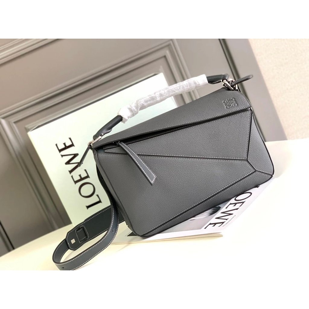 LOEWE **Luojia Bags Loe*we Popular Puzzle Bag(Medium29CM)กระเป๋าทรงเรขาคณิตขนาดกลางทําจากหนังลูกวัวพ