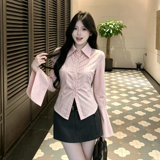 Bella Shop เสื้อเชิ้ตแขนยาวแฟชั่นสำหรับผู้หญิง เสื้อเชิ้ตลายทางสีน้ำเงินแขนบาน สไตล์สลิมฟิต สไตล์เกาหลี ทรงสวย