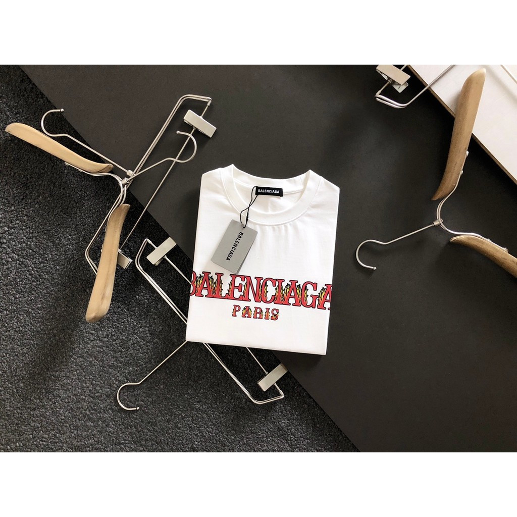 LOUIS VUITTON/LV/2026 คลาสสิกรอบคอแขนสั้นเสื้อยืดผู้ชายผู้หญิงสไตล์ Slim-fit Creative Outdoor Commut