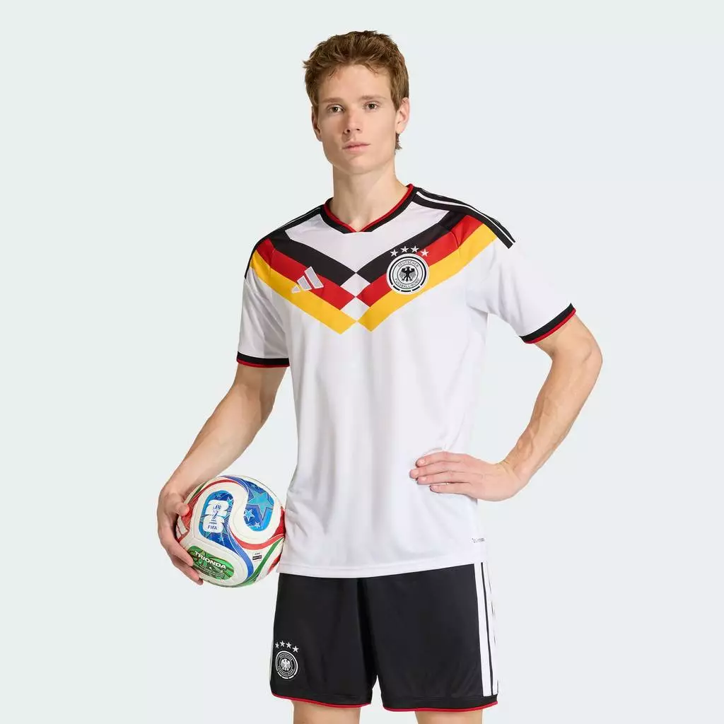 adidas ฟุตบอล เสื้อฟุตบอลชุดเหย้าทีมชาติเยอรมนี 26 ผู้ชาย สีขาว KD8363
