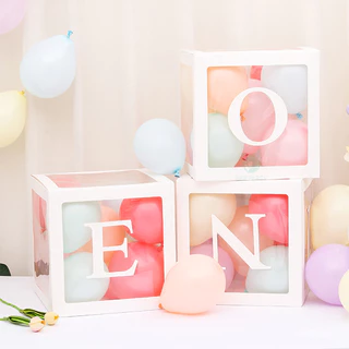 GeeParty กล่องบอลลูนโปร่งใส 25x25 ซม. สีขาว พร้อมสติ๊กเกอร์ตัวอักษร A-Z สำหรับวันเกิด งานแต่งงาน ปาร์ตี้ ตกแต่งงานเลี้ยง