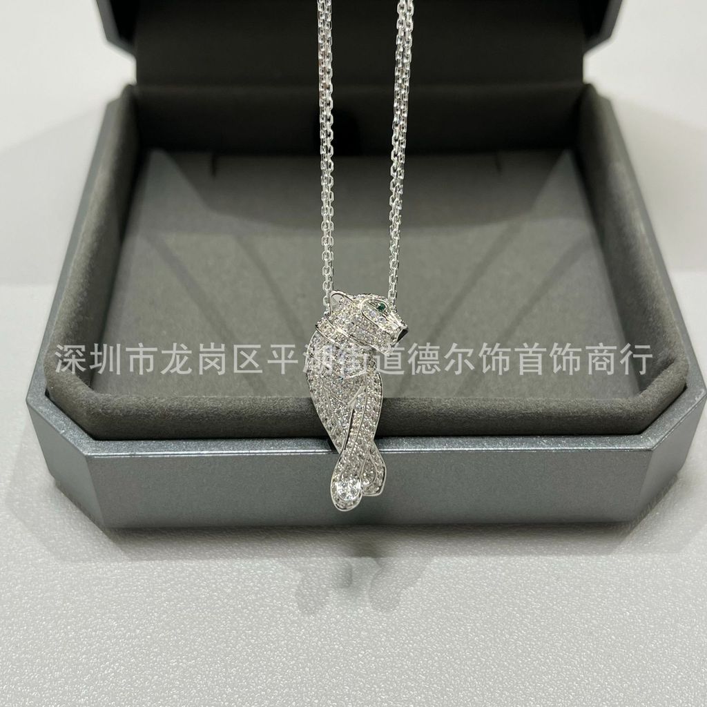Ca--erV Gold Plated Micro Gold Full Diamond สร้อยคอเสือดาวสามมิติ Hand-Inlaid เพชรแฟชั่นบรรยากาศสร้อ