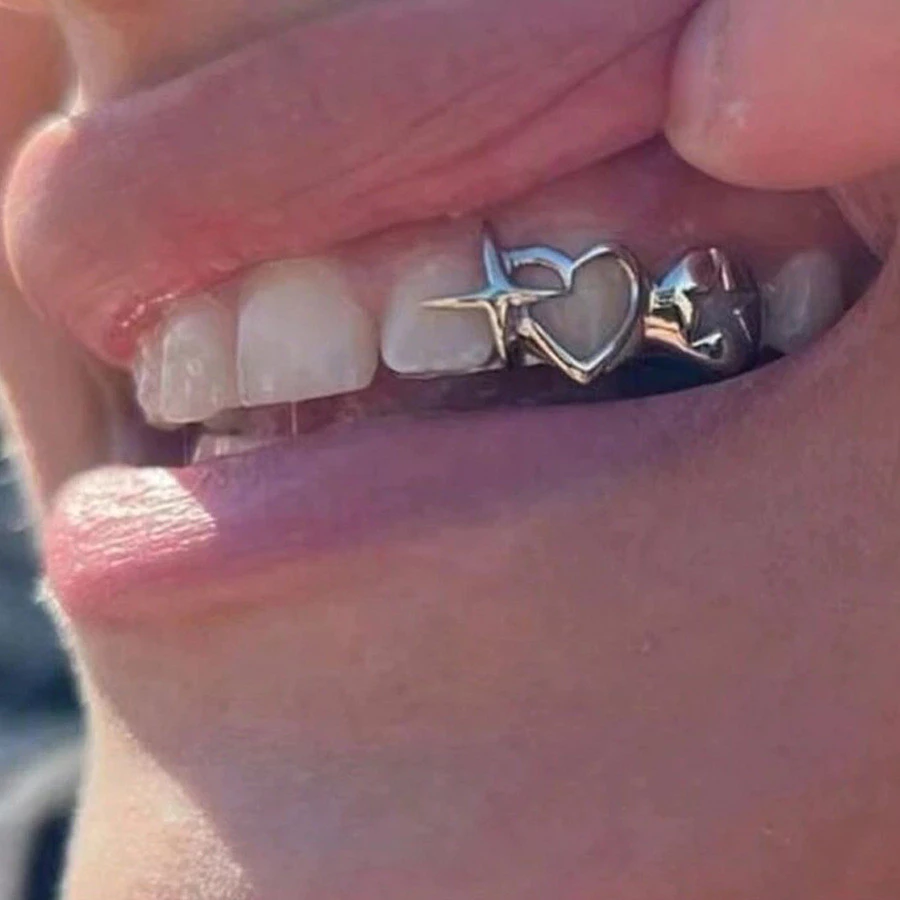 Grillz เหล็กดัดฟันรูปหัวใจกลวงคู่ เหล็กดัดฟันรูปดาว อุปกรณ์เสริมแฟชั่นสำหรับฮิปฮอป พร้อมส่ง