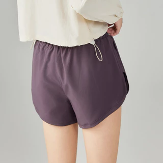 AirActive Breeze Shorts กางเกงขาสั้นออกกำลังกายผู้หญิงสำหรับฤดูร้อน ดีไซน์สองชั้น แห้งไว ระบายอากาศ กันโป๊ มีกระเป๋าด้านใน กางเกงออกกำลังกายและวิ่ง