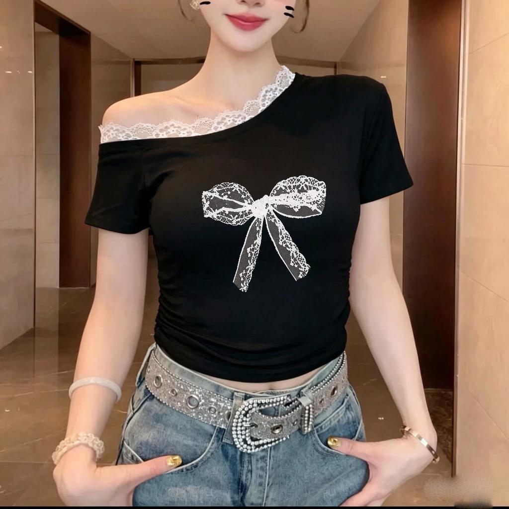 เสื้อปาดไหล่ผู้หญิง เสื้อลำลองคอกว้าง เสื้อแหวกเอวสุดเซ็กซี่ เสื้อผู้หญิงสีพื้น แมทช์ง่าย ผ้านุ่ม ผ้าดีใส่สบาย ทันสมัย