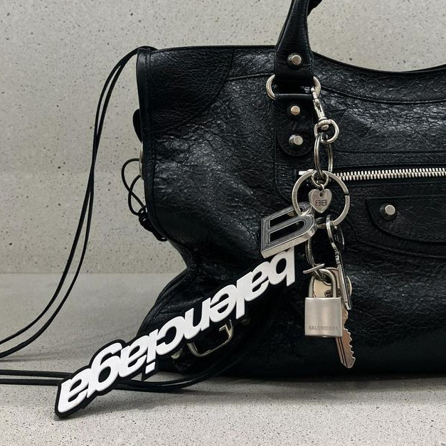 BALE Letter Charm/Bag Charm/พวงกุญแจ/Couple Style Charm