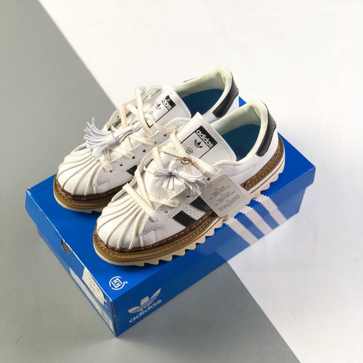 รองเท้าผ้าใบ Clot x originals superman