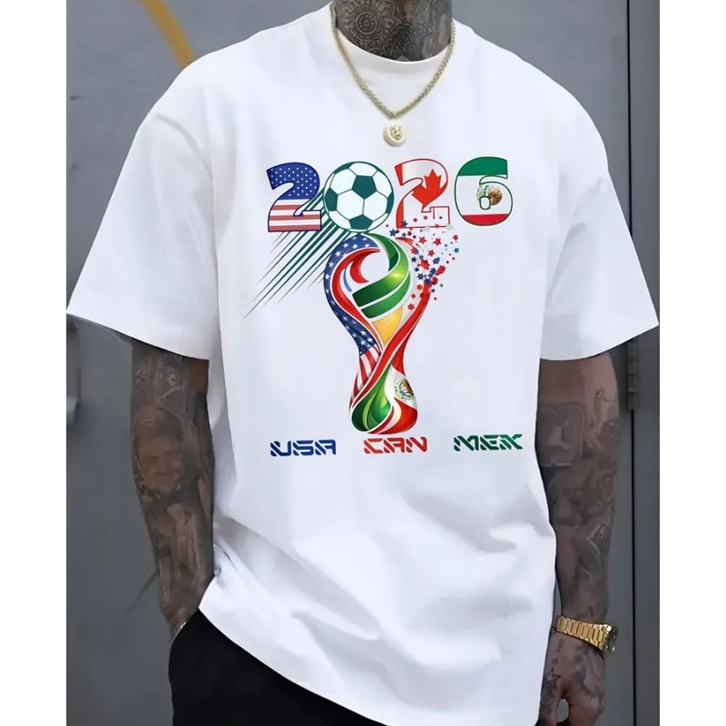 เสื้อยืด FIFA World Cup 2026 "Tri-Nation Trophy" พิมพ์ลายถ้วยรางวัลผสมธงชาติ S-5XL Unisex สีขาว