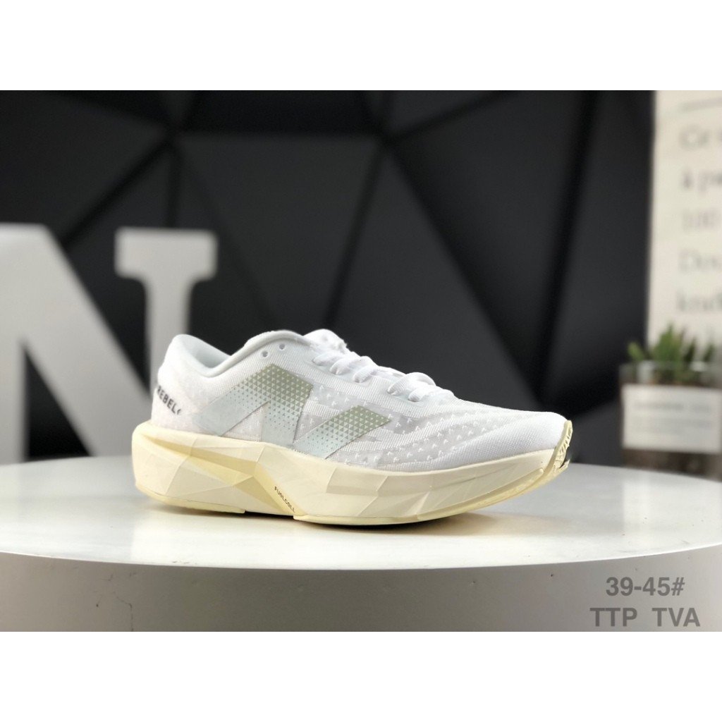 รองเท้าผ้าใบ breathable LAL-NB Balance FuelCell Rebel V4 สไตล์ low-top สำหรับผู้ชายและผู้หญิง สีเบจ