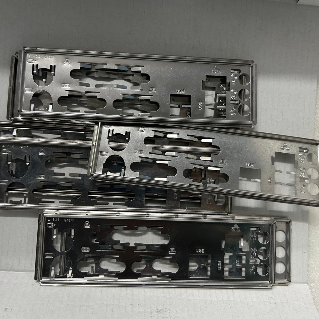 Gigabyte GA-H110M-DS2 Baffle Baffle เมนบอร์ดคอมพิวเตอร์ IO Baffle แชสซีด้านหลัง Baffle Disassembly