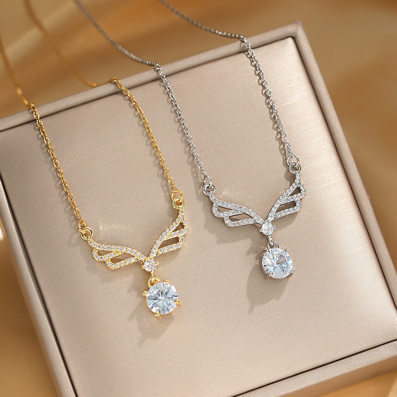 สร้อยคอมุกเกรดพรีเมียมแบบแอนต์ลERS ดีไซน์เฉพาะ Clavicle Chain เพิ่มความสวยงามให้คอลเล็กชันของคุณ