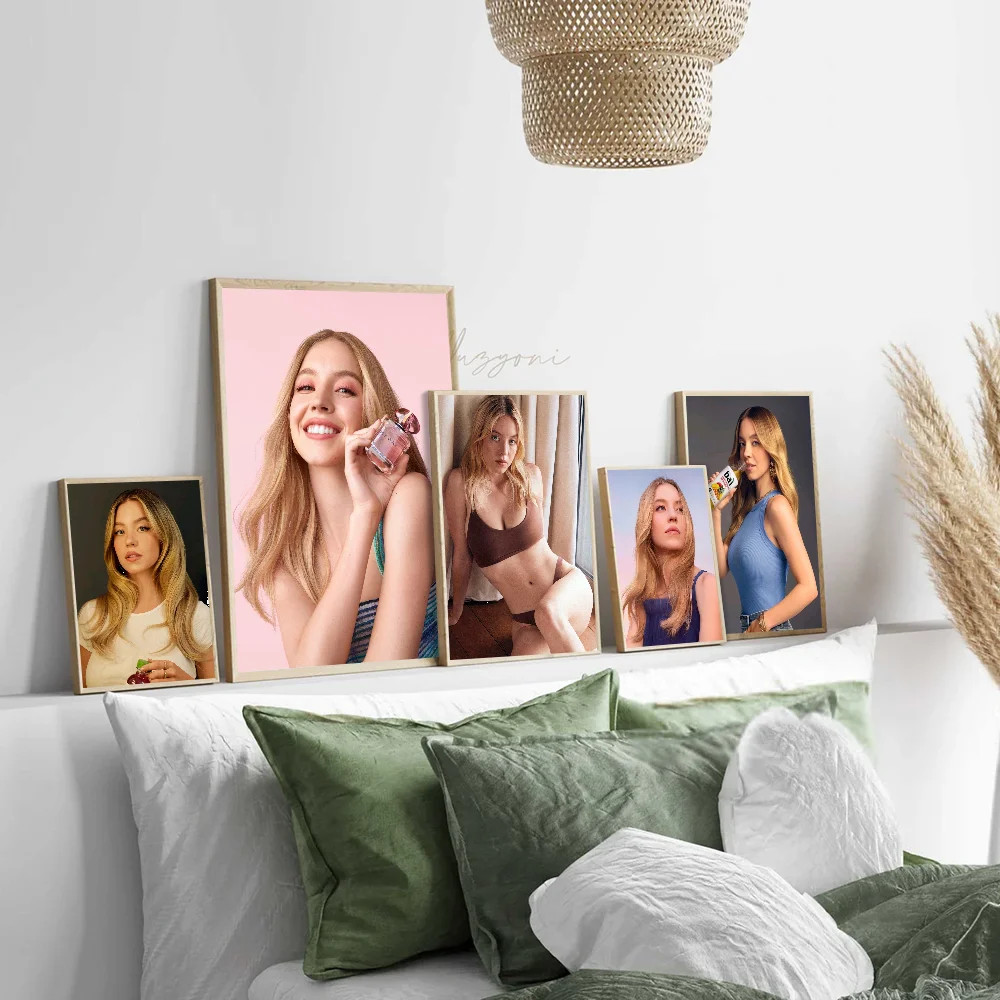 Sydney Sweeney โปสเตอร์อะนิเมะ Sticky Wall Art Decor กระดาษคราฟท์สีขาว Modern Home Wall Decor