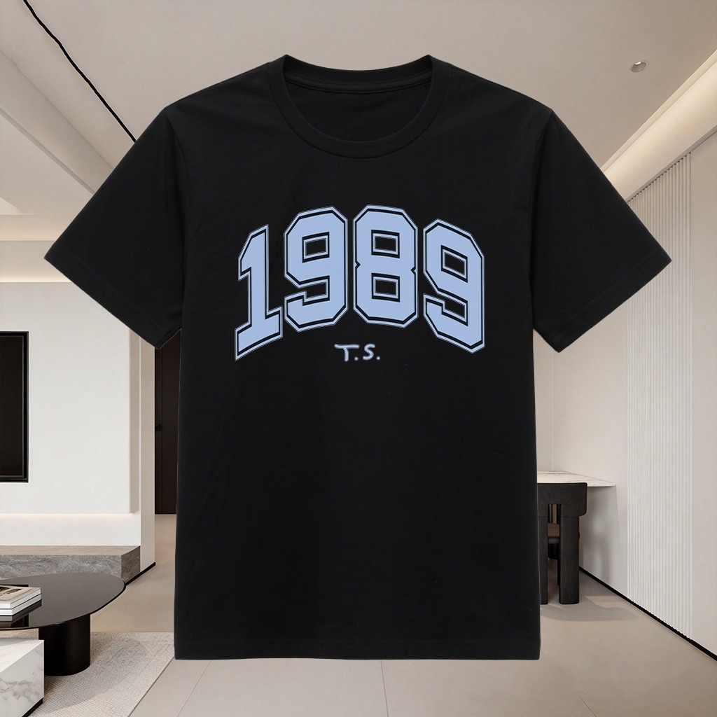 1989 ts Distro 24s Cotton Loose Model T-Shirt