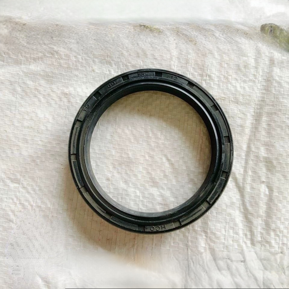 ซีลเพลาและซีลเฟืองท้ายแบบมีโครง 60*75*10/12 สำหรับแทรกเตอร์ Dongfanghong Luoyang