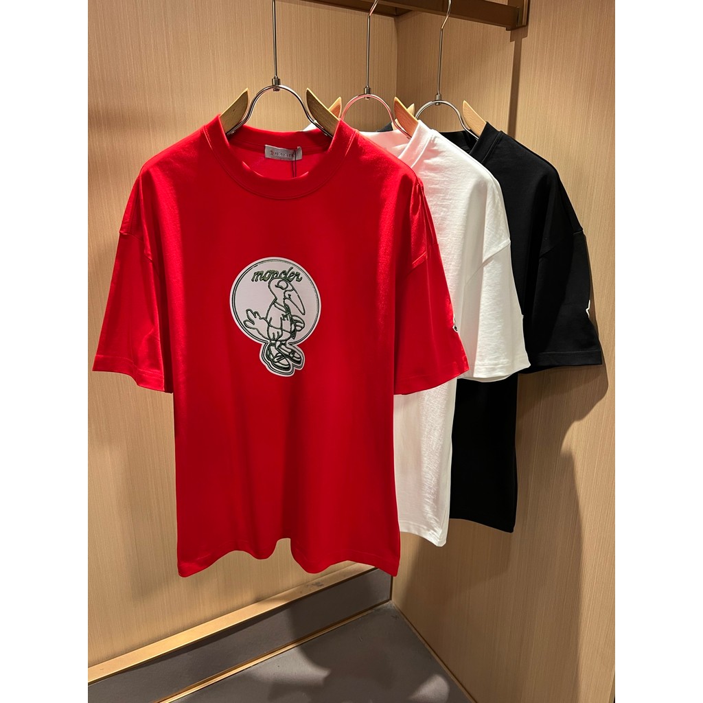 Moncler2026 Moncler 2026 คลาสสิกรอบคอแขนสั้นเสื้อยืดผู้ชายผู้หญิงหรูหรา 2 เส้นทุกวัน Heavy Hot-ขาย S