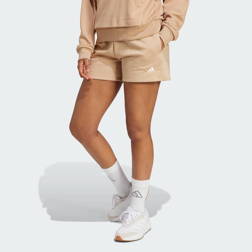 adidas ไลฟ์สไตล์ กางเกงขาสั้น Essentials Small Logo Feel Cozy ผู้หญิง สีน้ำตาล JV7293