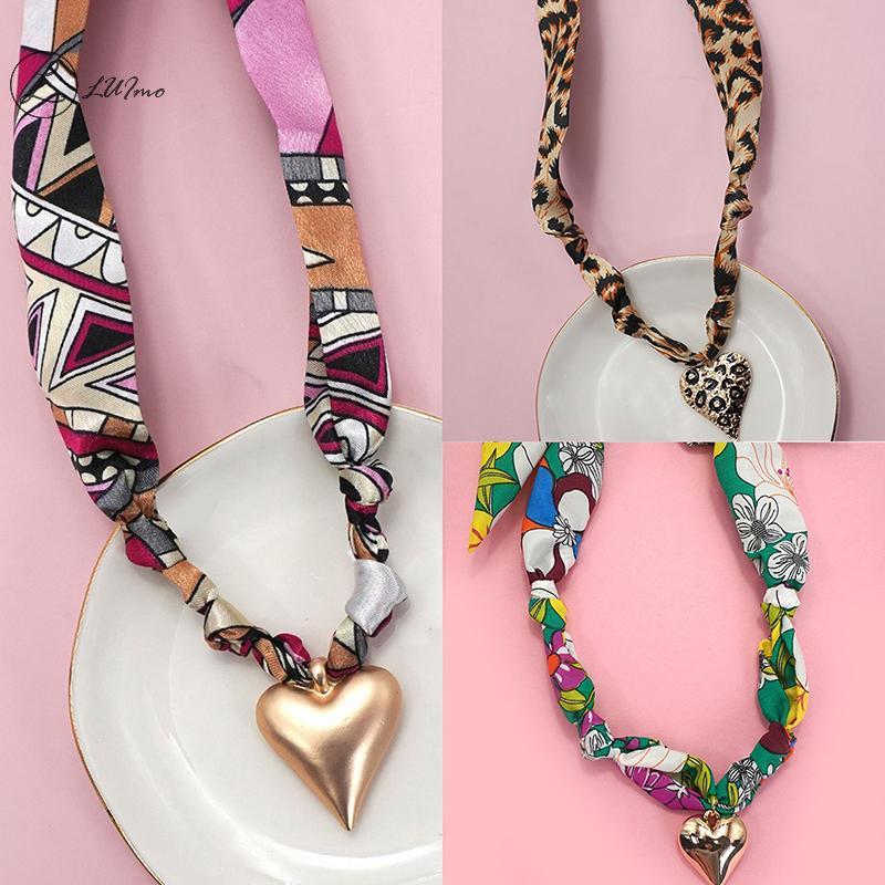 LUImo สร้อยคอผ้าพันคอผ้า DIT Charms โทรศัพท์โซ่ดอกไม้ชุบทองสไตล์วันหยุดสร้อยคอผู้หญิงเครื่องประดับให