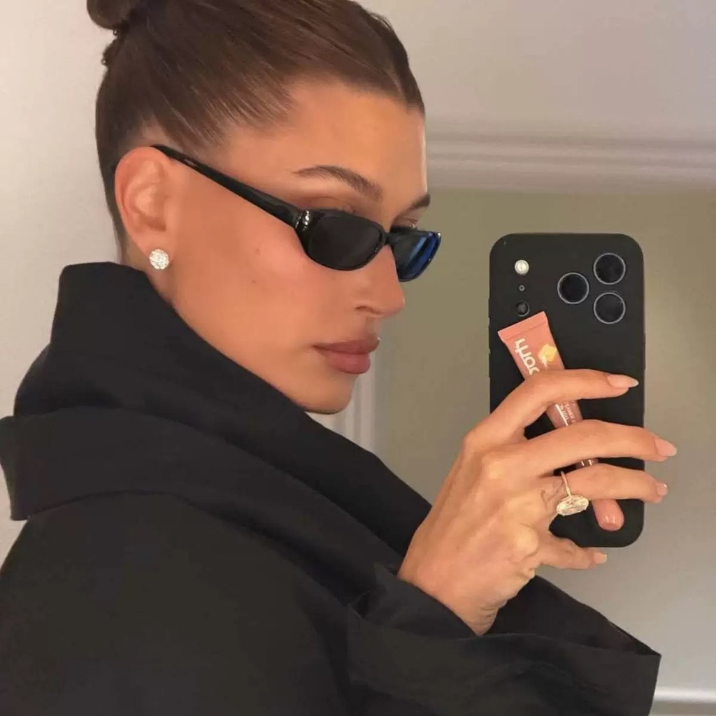 RHODE New Limited Edition Phone Case Lip Case สําหรับ 17 17Pro 17Promax (ไม่รวมลิปสติก)