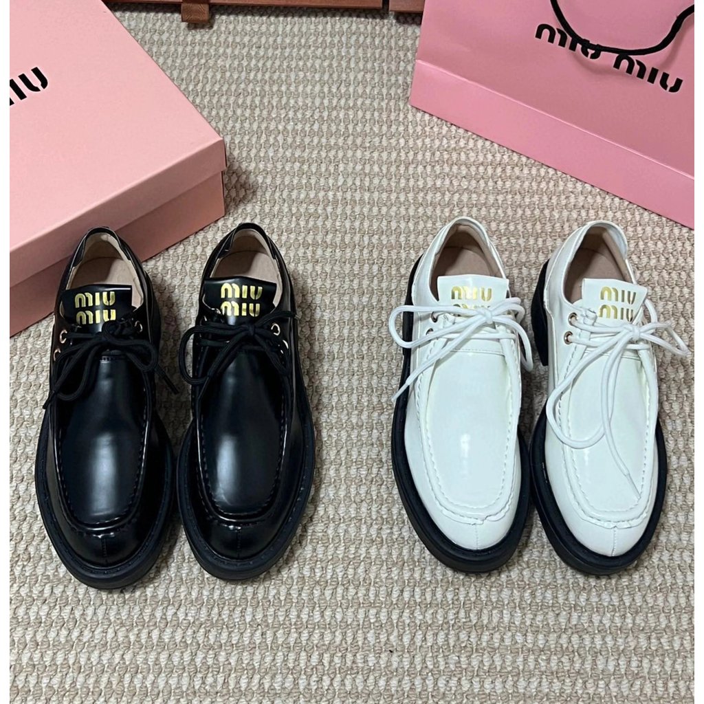 MiuMiu ฤดูใบไม้ร่วง 2023 รองเท้า Mary Jane Low-Top Lace-Up หนังวัวแท้ แบบ Retro ฝรั่งเศส สบายๆ เพิ่ม