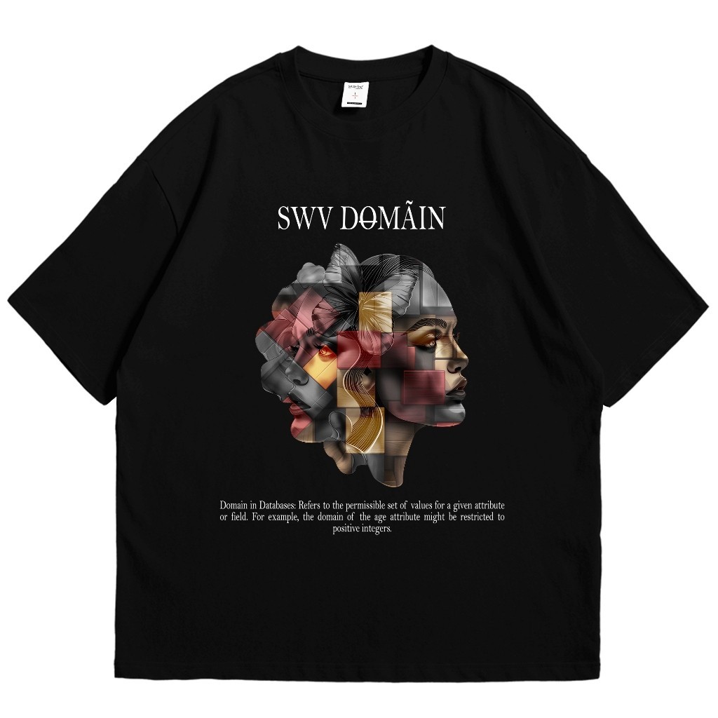 เสื้อยืดโอเวอร์ไซส์ SWAVIEE Domain สีดํา
