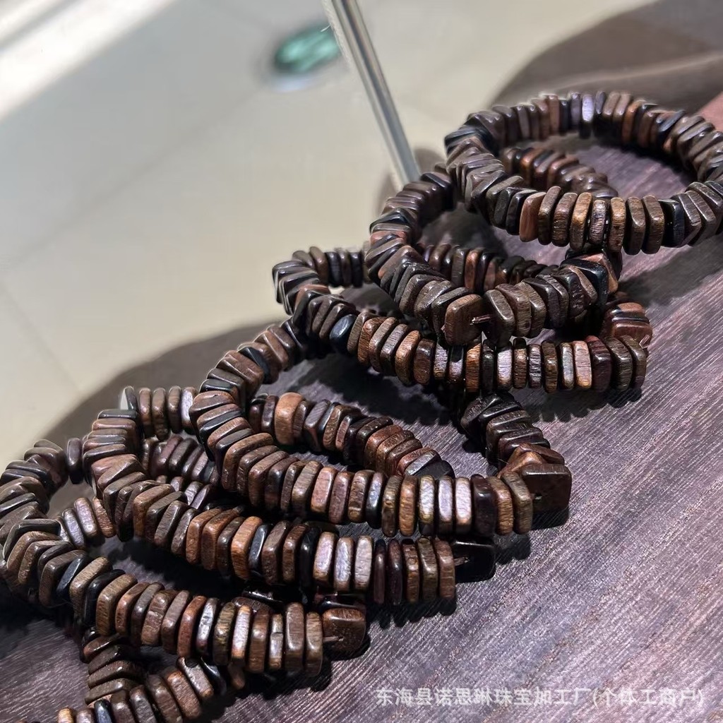 สร้อยข้อมือและสร้อยคอแบบ DIY จากเวียดนาม Nha Trang กับอุปกรณ์เสริม Sink Square