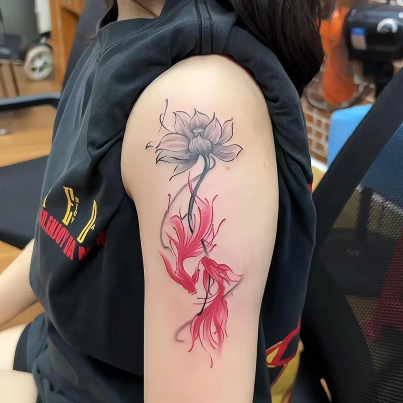 สติกเกอร์รอยสักลายดอกบัวสีดำสำหรับผู้หญิง ติดทนนานถึง 7 วัน - รูปที่ 7